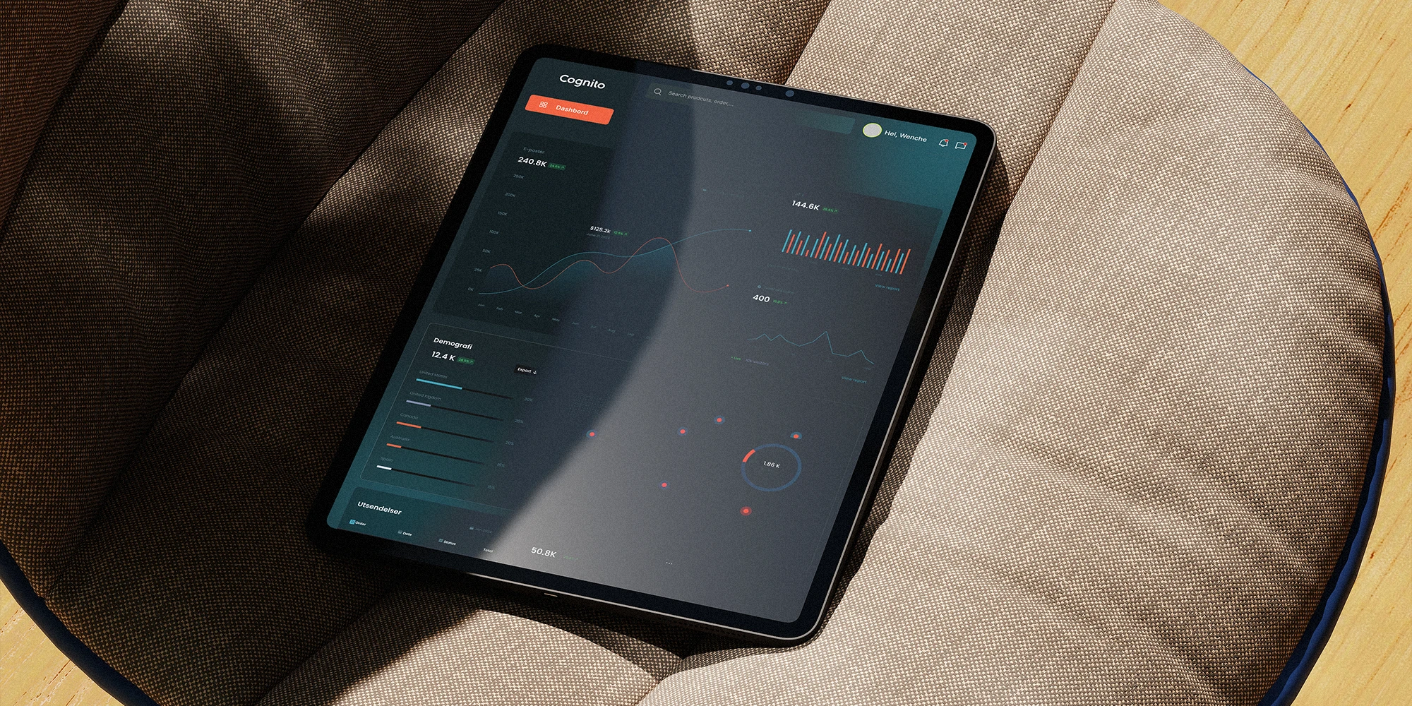 Bilde av en iPad, Forskjellen på CRM og Marketing Automation